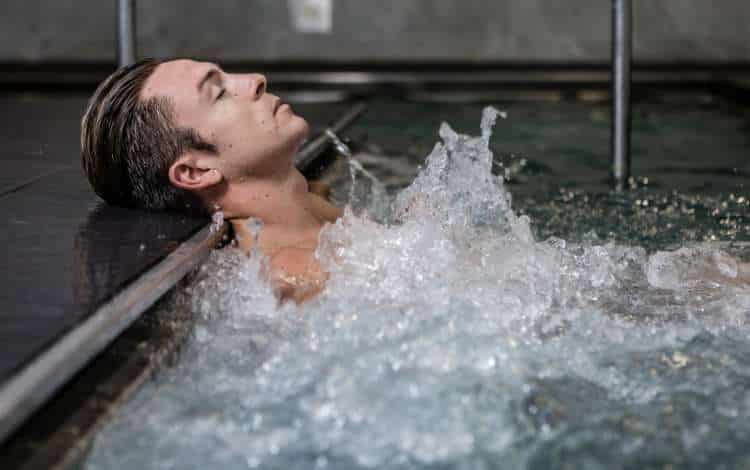 How Ice Baths Can Enhance Athletes Well being